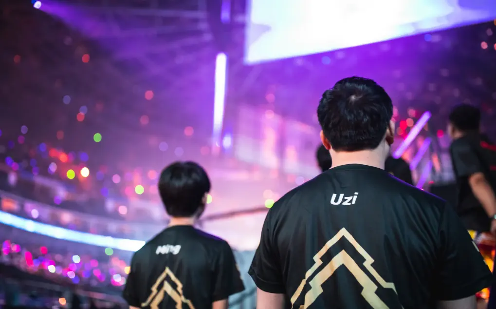 乐鱼直-Uzi新星领先优势明显表现突出，湖人前途光明！